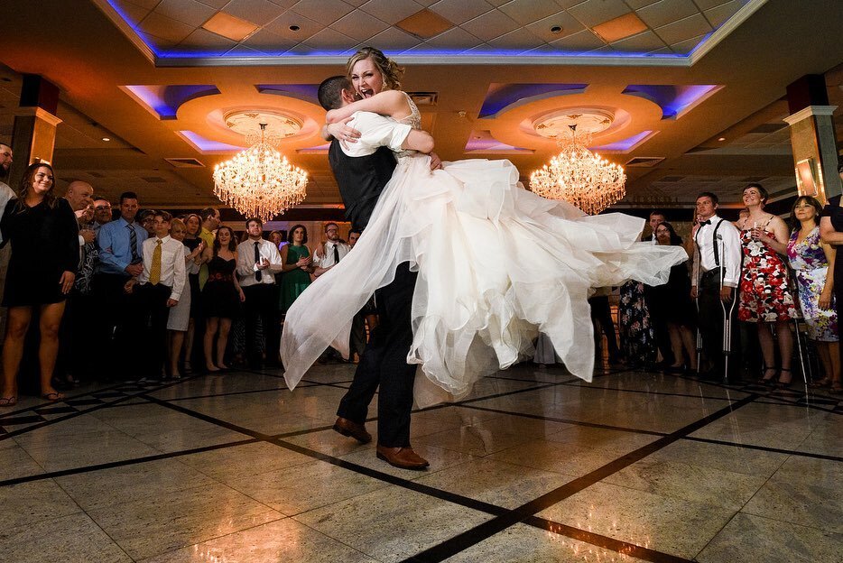 Happy 3 year anniversary to Chelsea and Adam and one of my favorite &ldquo;last song&rdquo; finales at a wedding of all time